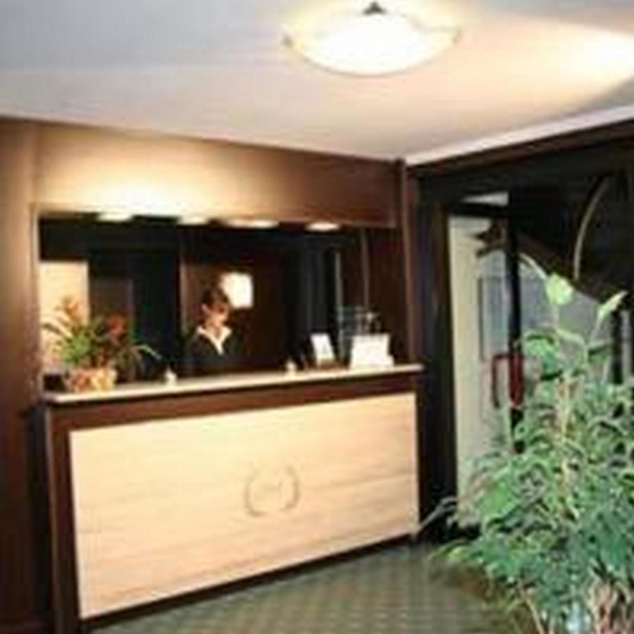 Hotel De La Ville Central لاتينا المظهر الخارجي الصورة