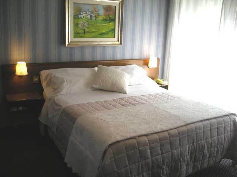 Hotel De La Ville Central لاتينا المظهر الخارجي الصورة