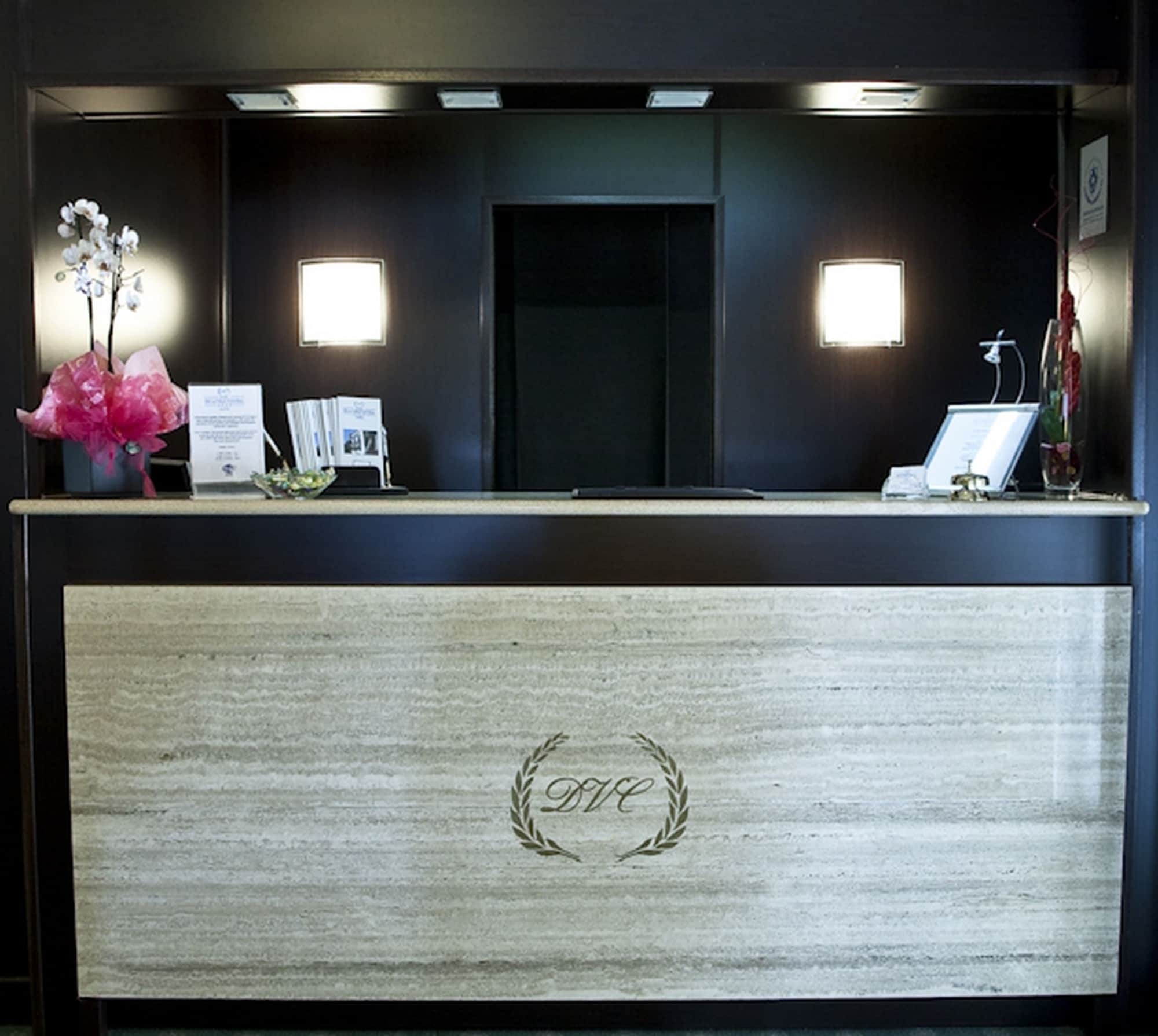 Hotel De La Ville Central لاتينا المظهر الخارجي الصورة